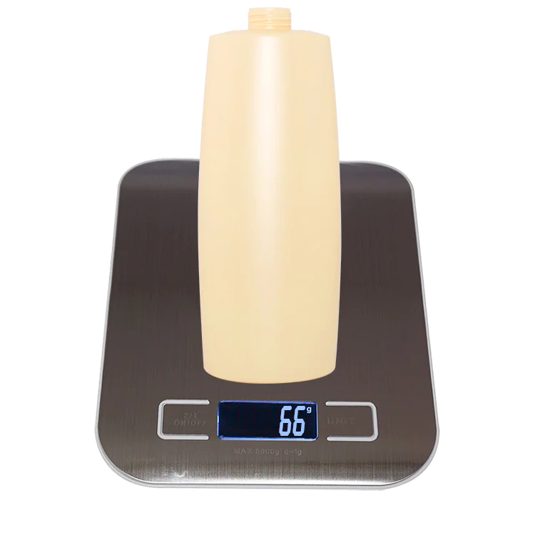 New design empty 1000ml yellow flat shape PE plastic shampoo bottle with lotion pump
